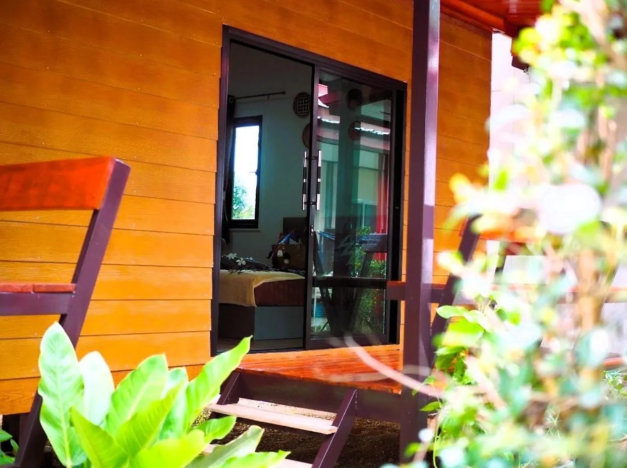 O K Chawkoh Bungalow Ko Lanta