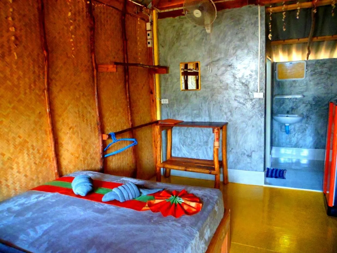 ** Maison d'hôtes O K Chawkoh Bungalow Ko Lanta Thaïlande