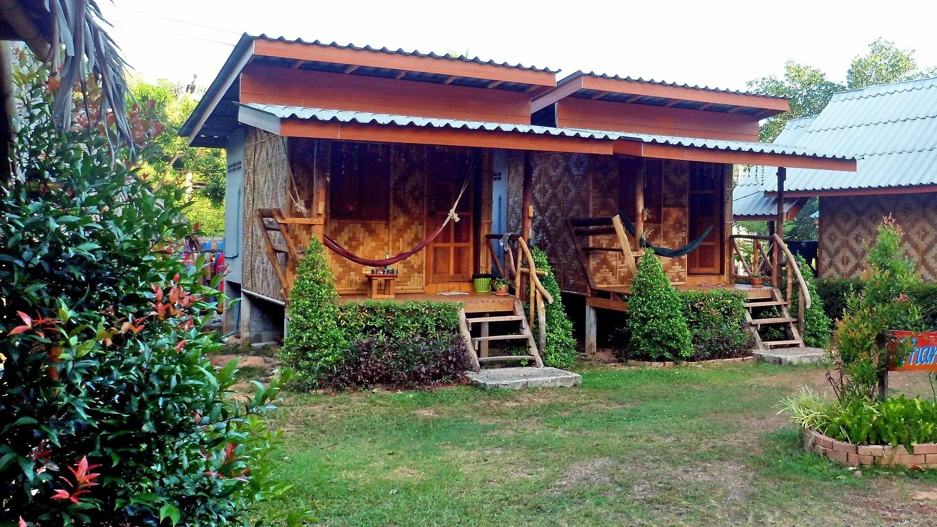 O K Chawkoh Bungalow Ko Lanta