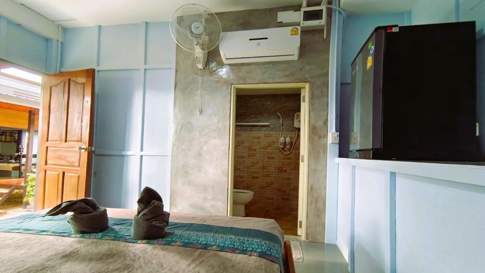 O K Chawkoh Bungalow Ko Lanta