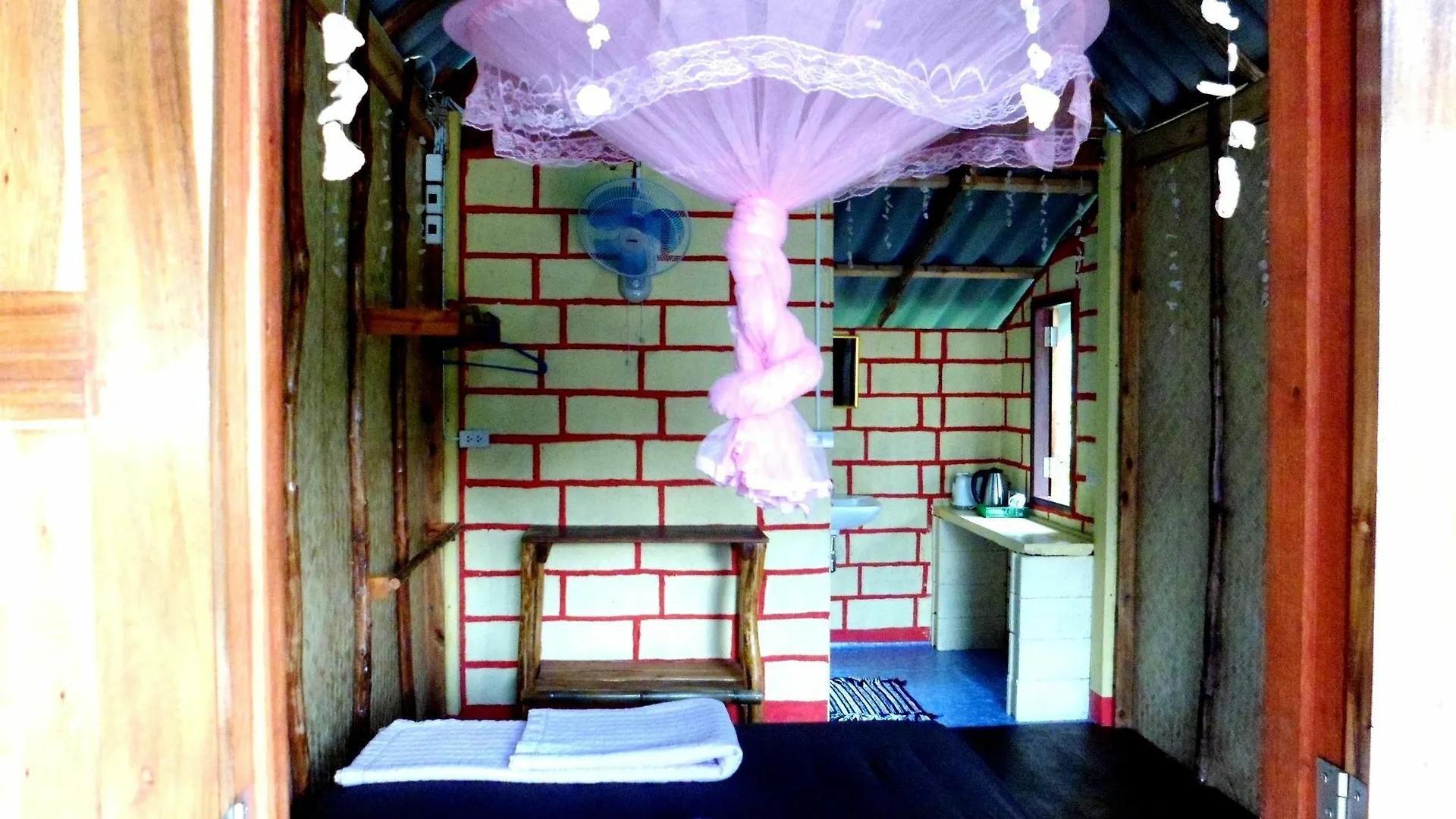 O K Chawkoh Bungalow Ko Lanta